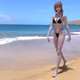【画像】FFシリーズ最あたシコキャラさん、えっちな水着で海辺を闊歩してしまう…