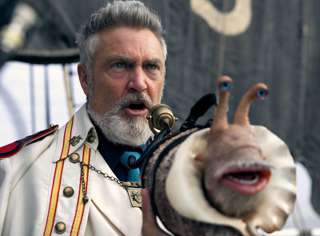 【朗報】ワンピース実写版のガープとミホーク、めちゃくちゃかっこよすぎる